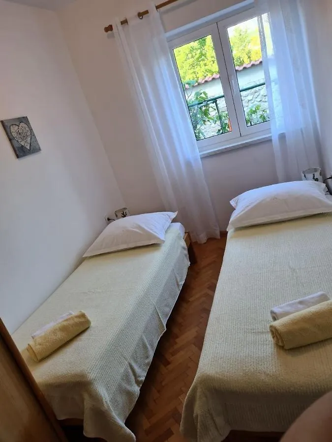 Viva Jadranovo Apartment Croatia